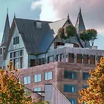 Maison Heler Metz, Curio Collection By Hilton Metz