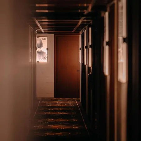 Maison Heler Metz, Curio Collection By Hilton