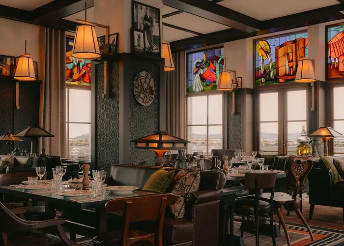 Maison Heler Metz, Curio Collection By Hilton