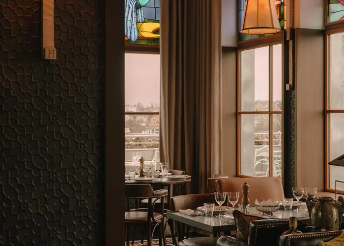 Maison Heler Metz, Curio Collection By Hilton