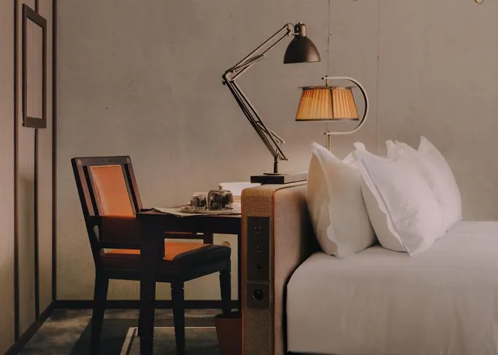 Maison Heler Metz, Curio Collection By Hilton