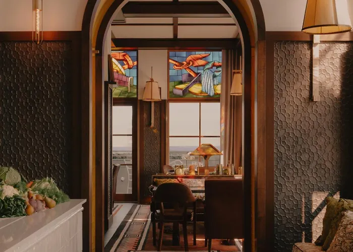 Maison Heler Metz, Curio Collection By Hilton