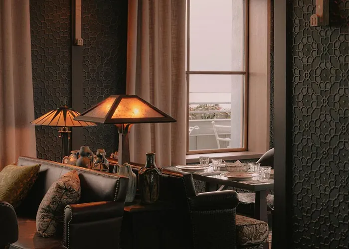 Maison Heler Metz, Curio Collection By Hilton Mety