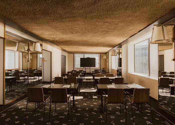 Maison Heler Metz, Curio Collection By Hilton Мец